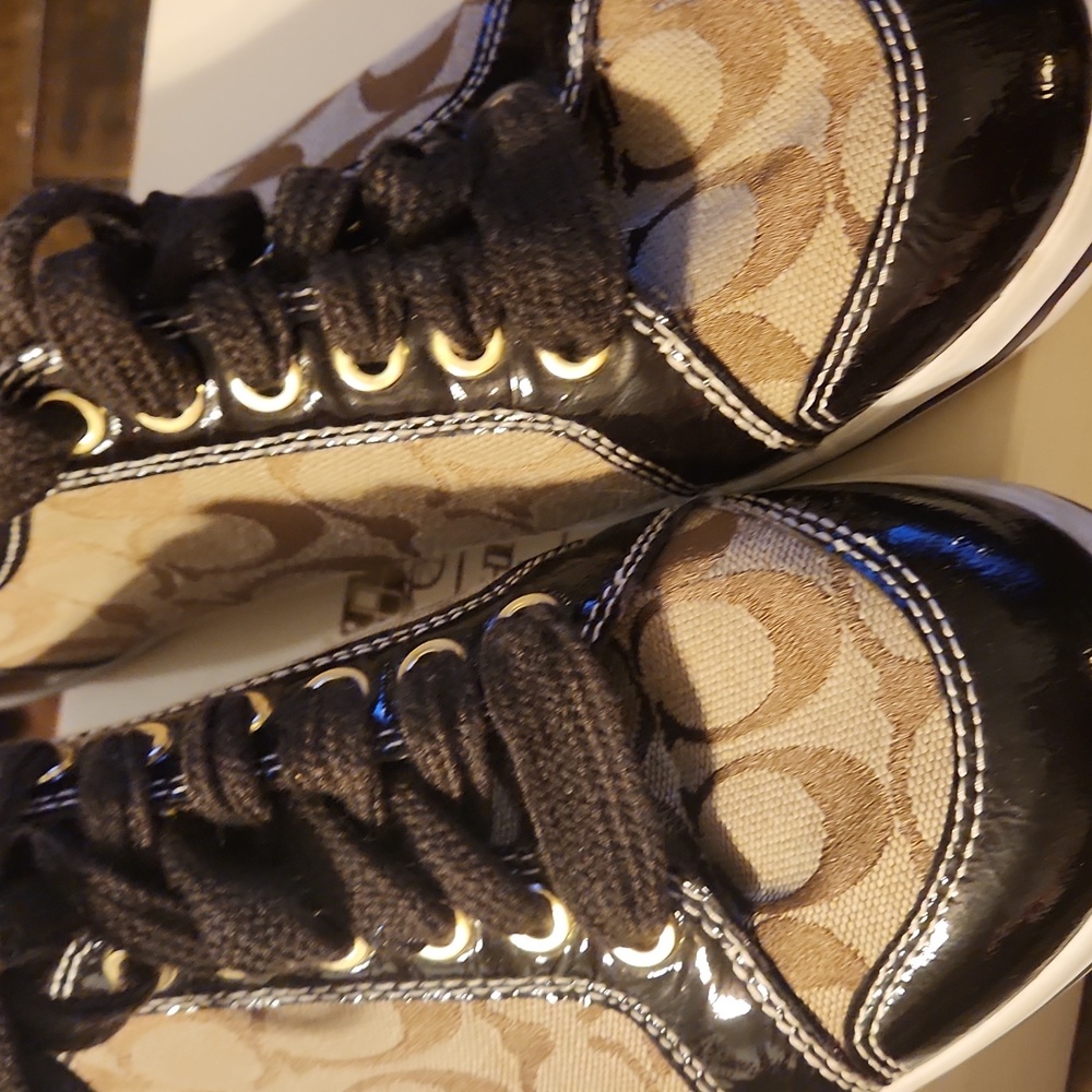 Coach Brodi Sneakers, Signature C Brown Patent Size 9.5 - Picture 2 of 8